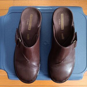 Clarks leather mules, size 7 (Never worn)